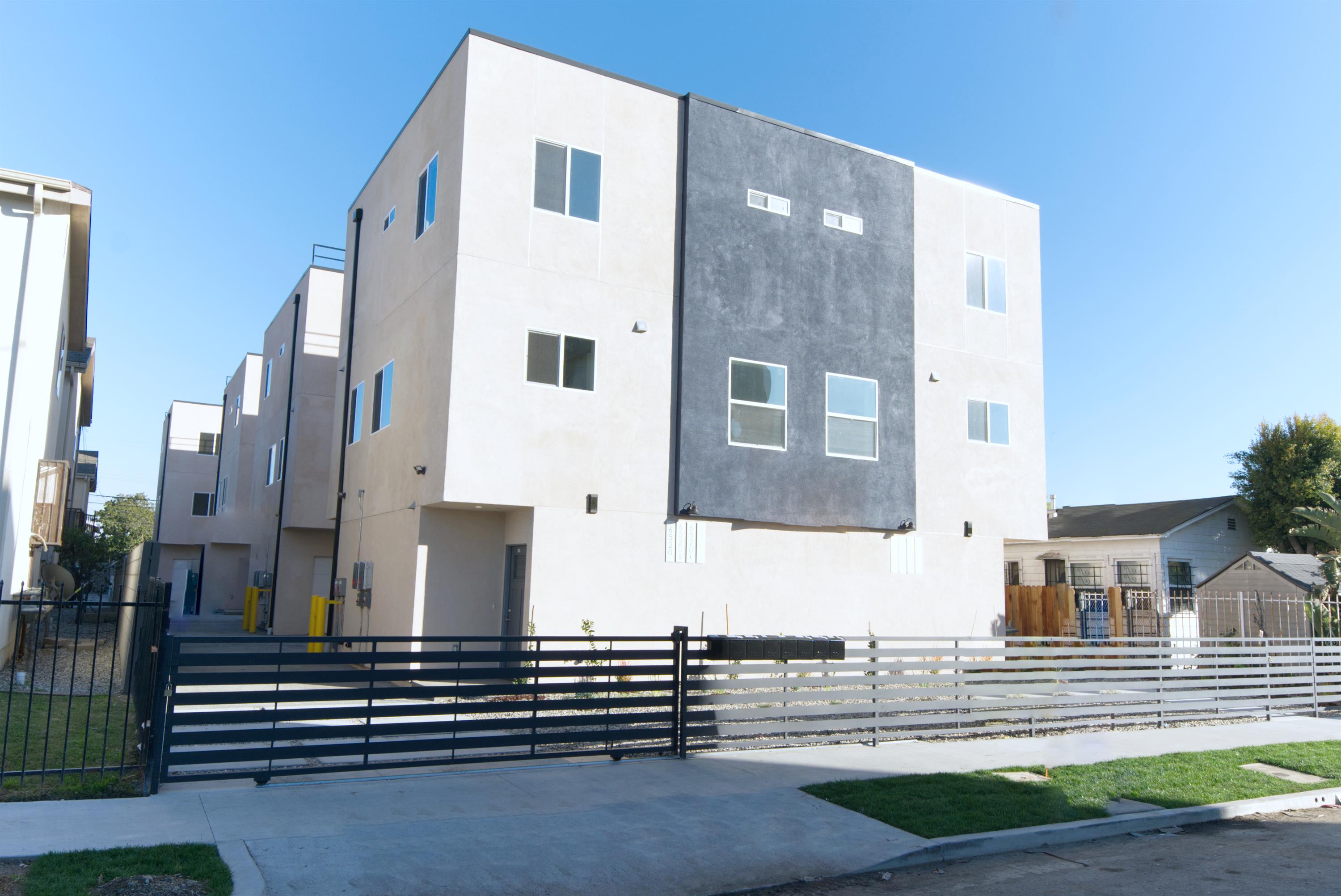 6520-6522 3/4 S Brynhurst Ave - 6522 C